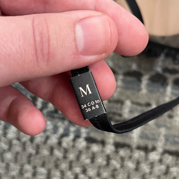 NWT Victoria’s Secret Black Lace Bralette with Removable Pads, Size Medium - Picture 7 of 7